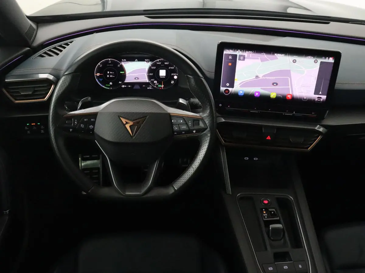 1.4 eHybrid VZ | 245pk | Trekhaak | Leder | Stoelverwarming | Camera | Carplay | Adaptive cruise | Memory | Keyless | 19'' | Full LED | Sportstoelen | PHEV | Plug In