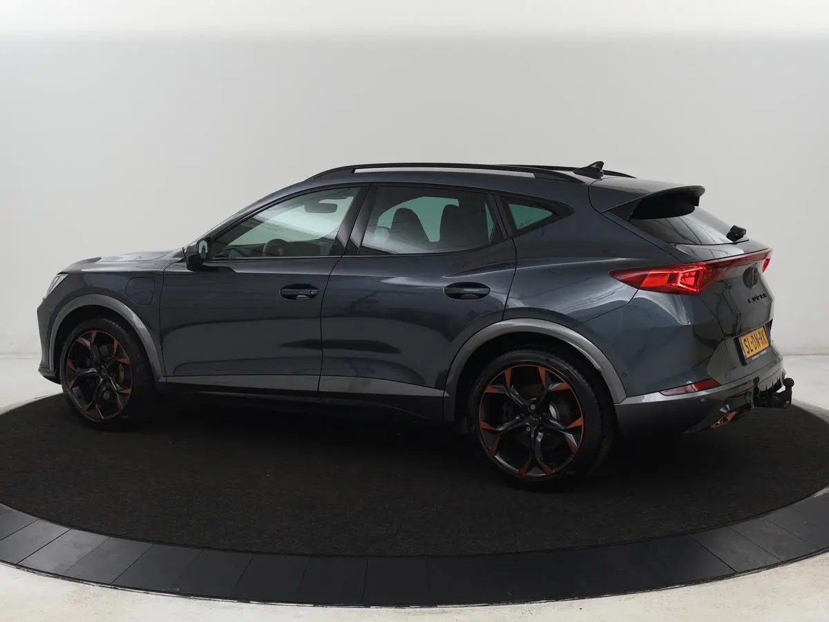 1.4 eHybrid VZ | 245pk | Trekhaak | Leder | Stoelverwarming | Camera | Carplay | Adaptive cruise | Memory | Keyless | 19'' | Full LED | Sportstoelen | PHEV | Plug In