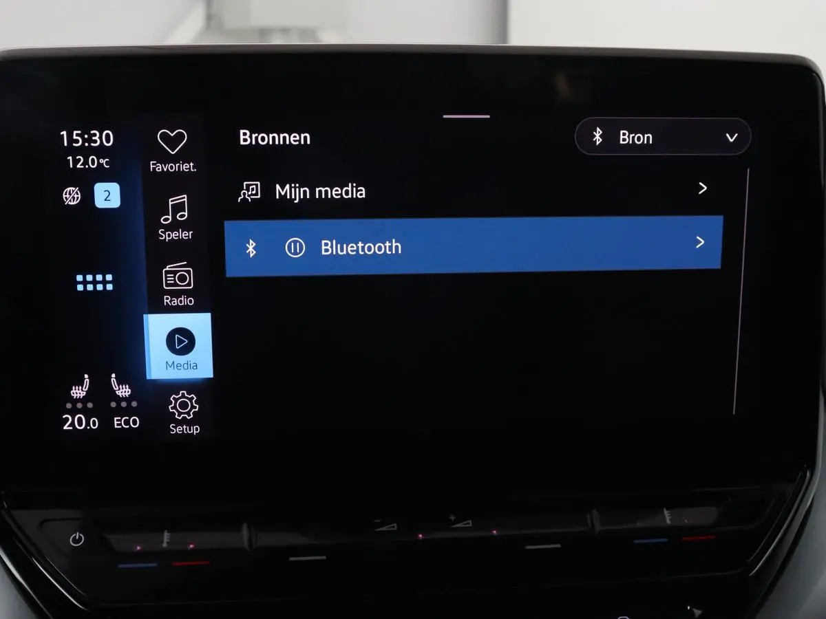 ID.4 First 77 kWh | Stoel & stuurverwarming | Camera | Carplay | Adaptive cruise | Half leder | 20'' | Navigatie | DAB | Sfeerverlichting