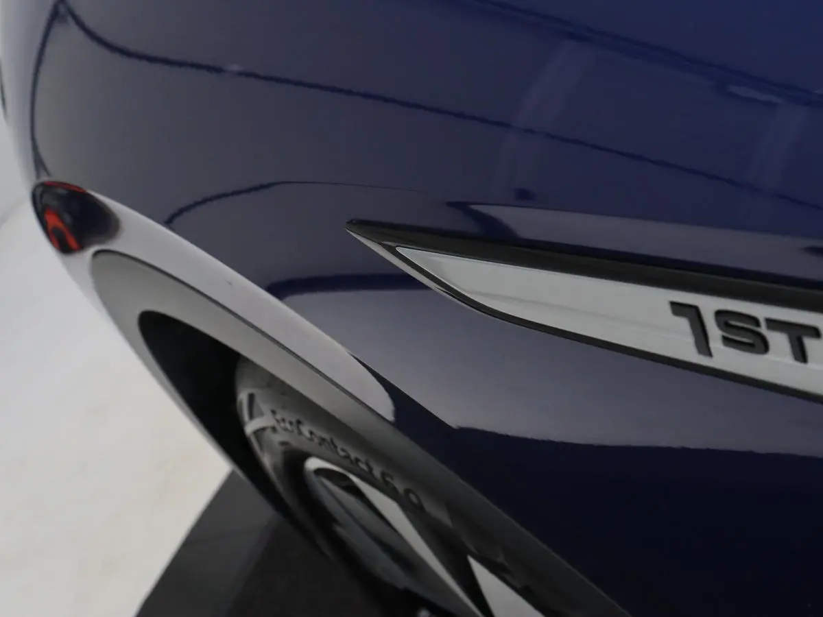 ID.4 First 77 kWh | Stoel & stuurverwarming | Camera | Carplay | Adaptive cruise | Half leder | 20'' | Navigatie | DAB | Sfeerverlichting