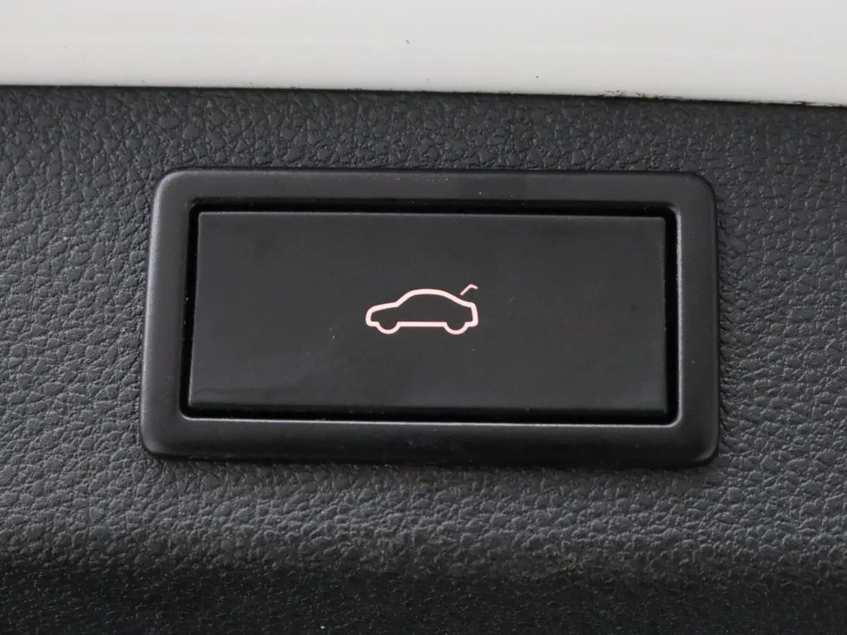 1.5 TSI Limited Business Edition 7-persoons | Panoramadak | Adaptive cruise | Trekhaak | Stoelverwarming | Leder/Alcantara | Canton Sound | Keyless | Camera | Carplay | 19'' | Navigatie