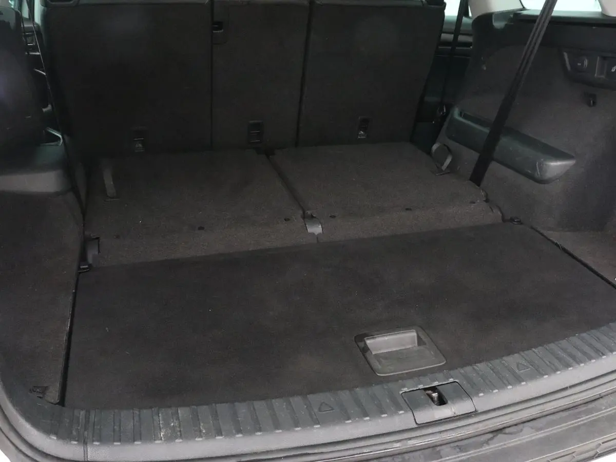1.5 TSI Limited Business Edition 7-persoons | Panoramadak | Adaptive cruise | Trekhaak | Stoelverwarming | Leder/Alcantara | Canton Sound | Keyless | Camera | Carplay | 19'' | Navigatie
