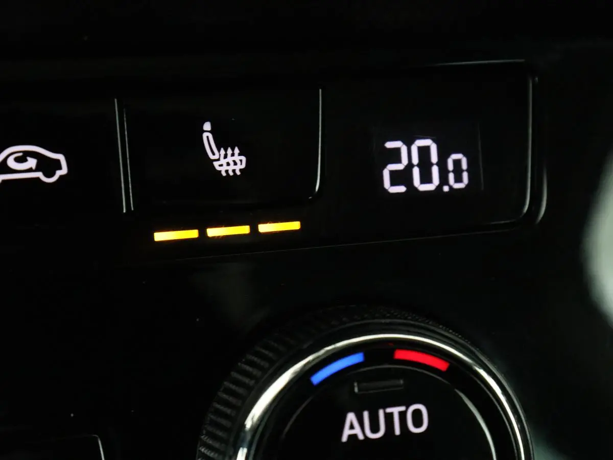 1.5 TSI Limited Business Edition 7-persoons | Panoramadak | Adaptive cruise | Trekhaak | Stoelverwarming | Leder/Alcantara | Canton Sound | Keyless | Camera | Carplay | 19'' | Navigatie