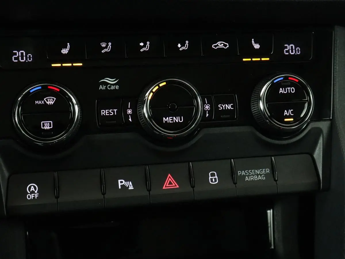 1.5 TSI Limited Business Edition 7-persoons | Panoramadak | Adaptive cruise | Trekhaak | Stoelverwarming | Leder/Alcantara | Canton Sound | Keyless | Camera | Carplay | 19'' | Navigatie