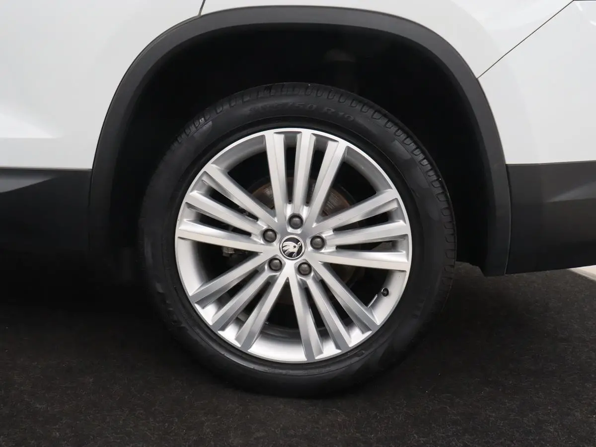 1.5 TSI Limited Business Edition 7-persoons | Panoramadak | Adaptive cruise | Trekhaak | Stoelverwarming | Leder/Alcantara | Canton Sound | Keyless | Camera | Carplay | 19'' | Navigatie