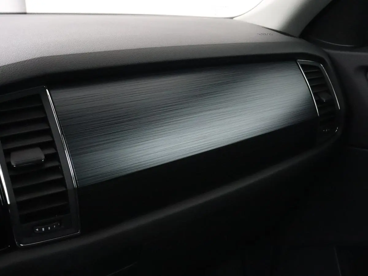 1.5 TSI Limited Business Edition 7-persoons | Panoramadak | Adaptive cruise | Trekhaak | Stoelverwarming | Leder/Alcantara | Canton Sound | Keyless | Camera | Carplay | 19'' | Navigatie