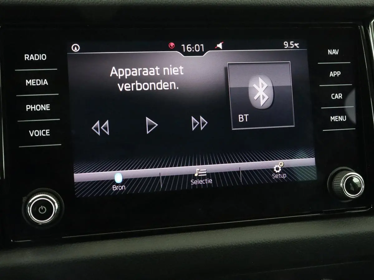 1.5 TSI Limited Business Edition 7-persoons | Panoramadak | Adaptive cruise | Trekhaak | Stoelverwarming | Leder/Alcantara | Canton Sound | Keyless | Camera | Carplay | 19'' | Navigatie