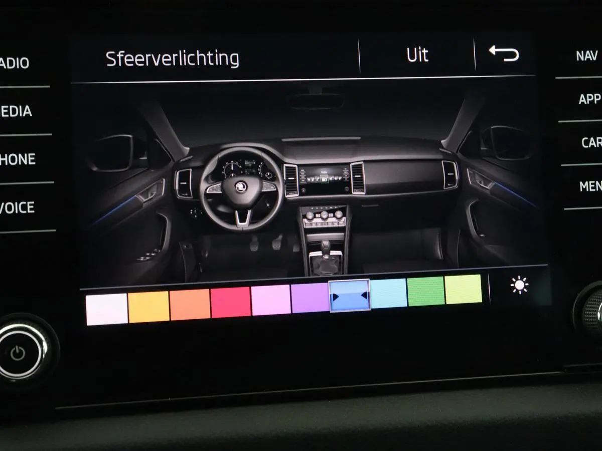 1.5 TSI Limited Business Edition 7-persoons | Panoramadak | Adaptive cruise | Trekhaak | Stoelverwarming | Leder/Alcantara | Canton Sound | Keyless | Camera | Carplay | 19'' | Navigatie