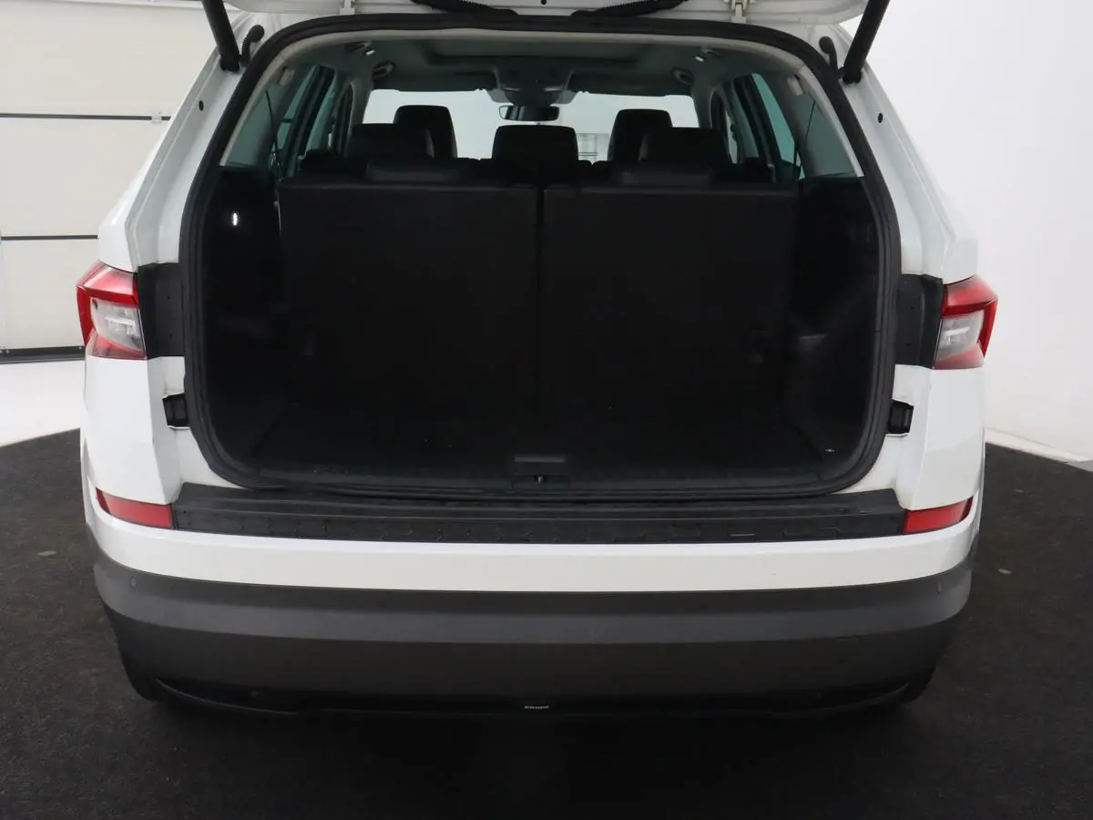 1.5 TSI Limited Business Edition 7-persoons | Panoramadak | Adaptive cruise | Trekhaak | Stoelverwarming | Leder/Alcantara | Canton Sound | Keyless | Camera | Carplay | 19'' | Navigatie