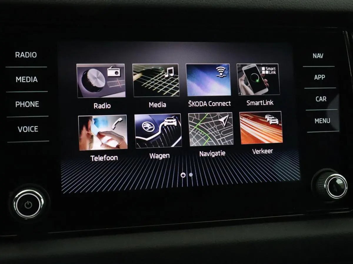 1.5 TSI Limited Business Edition 7-persoons | Panoramadak | Adaptive cruise | Trekhaak | Stoelverwarming | Leder/Alcantara | Canton Sound | Keyless | Camera | Carplay | 19'' | Navigatie