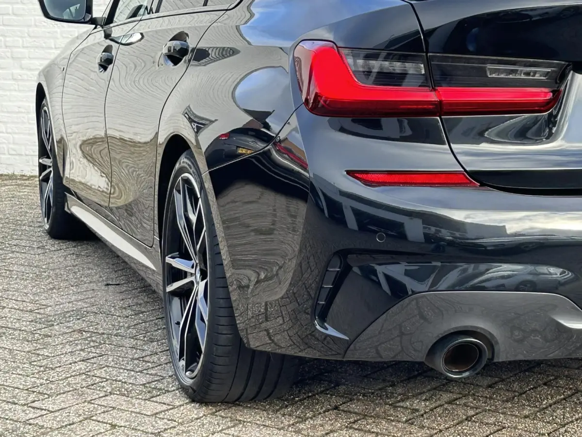 318i Business Edition M-Sport Full Led Carplay Automaat Digital Dash Camera Leder Cruise Navi
