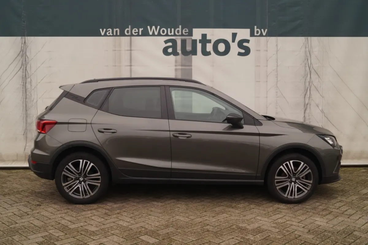 1.0 TSI Style Limited -ECC-PDC-CRUISE-