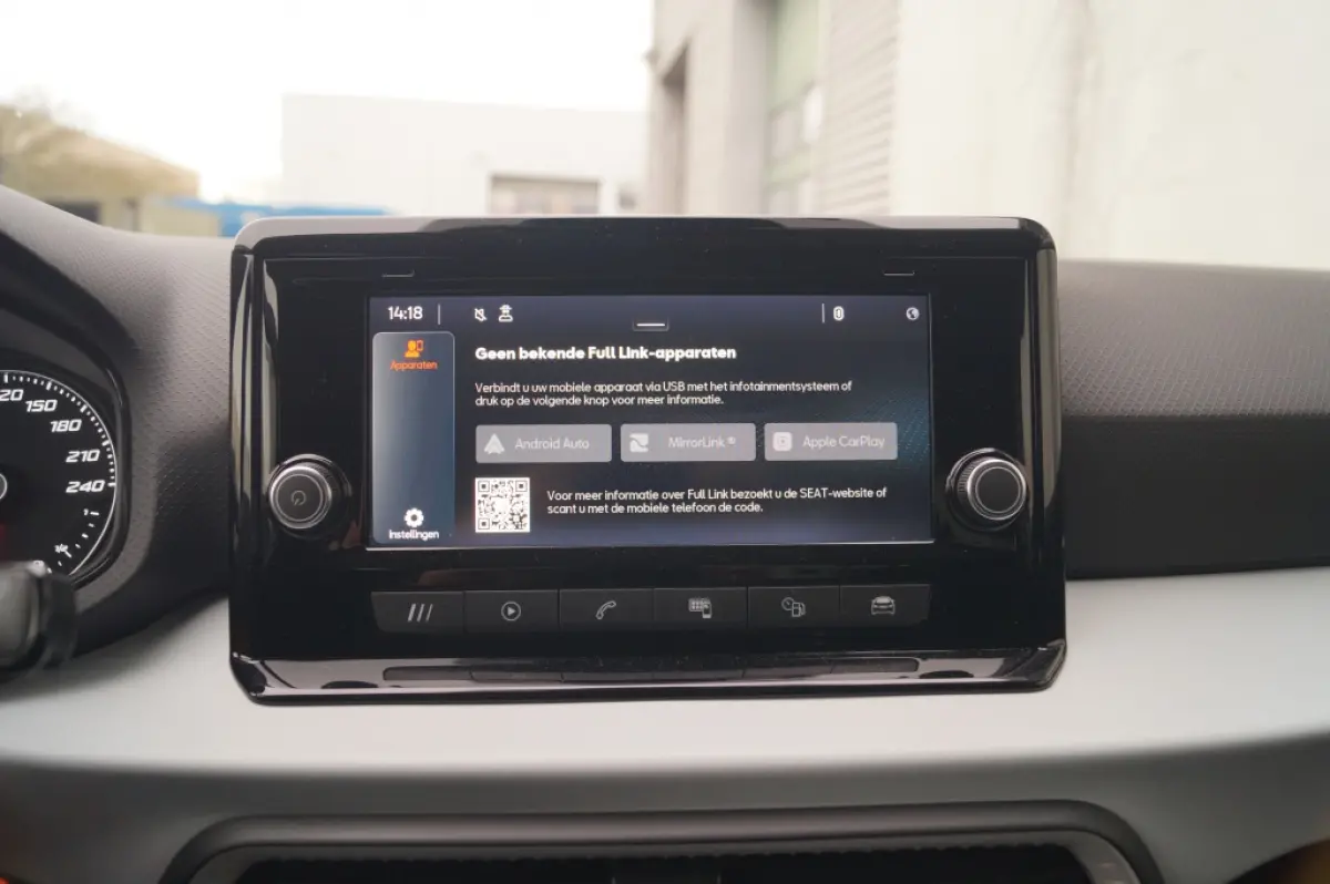 1.0 TSI Style Limited -ECC-PDC-CRUISE-