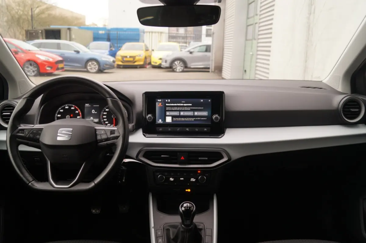 1.0 TSI Style Limited -ECC-PDC-CRUISE-