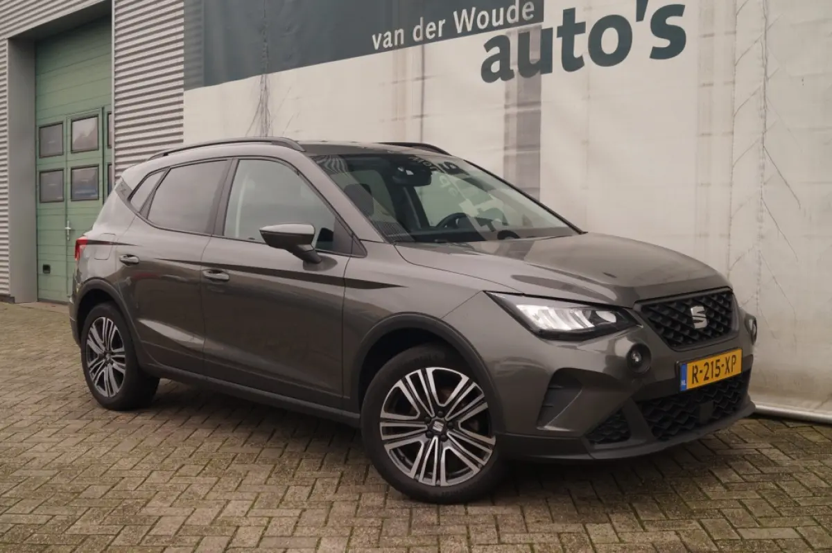 1.0 TSI Style Limited -ECC-PDC-CRUISE-