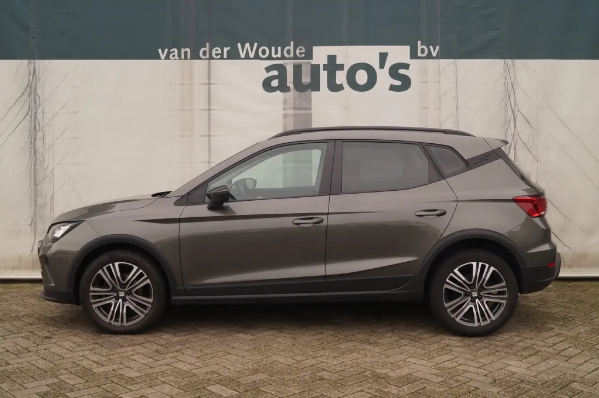 1.0 TSI Style Limited -ECC-PDC-CRUISE-