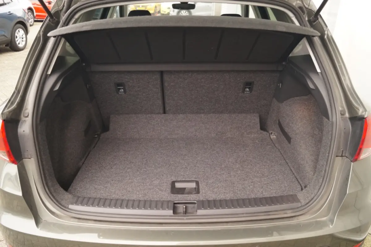 1.0 TSI Style Limited -ECC-PDC-CRUISE-
