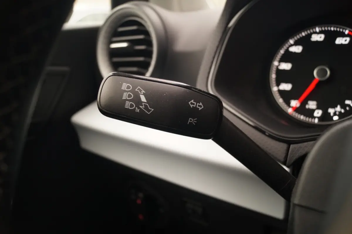 1.0 TSI Style Limited -ECC-PDC-CRUISE-