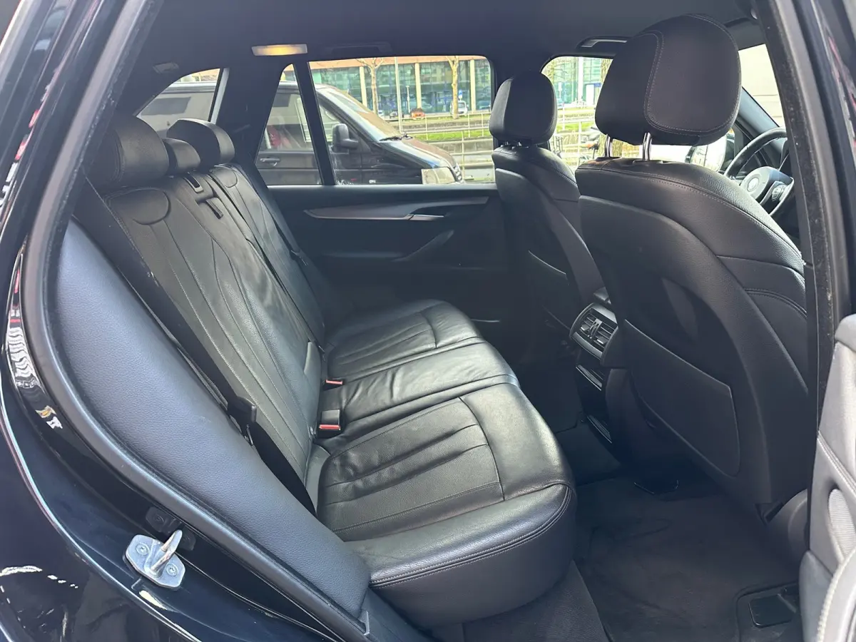 SDrive25d High Executive Aut Leer Navi Camera