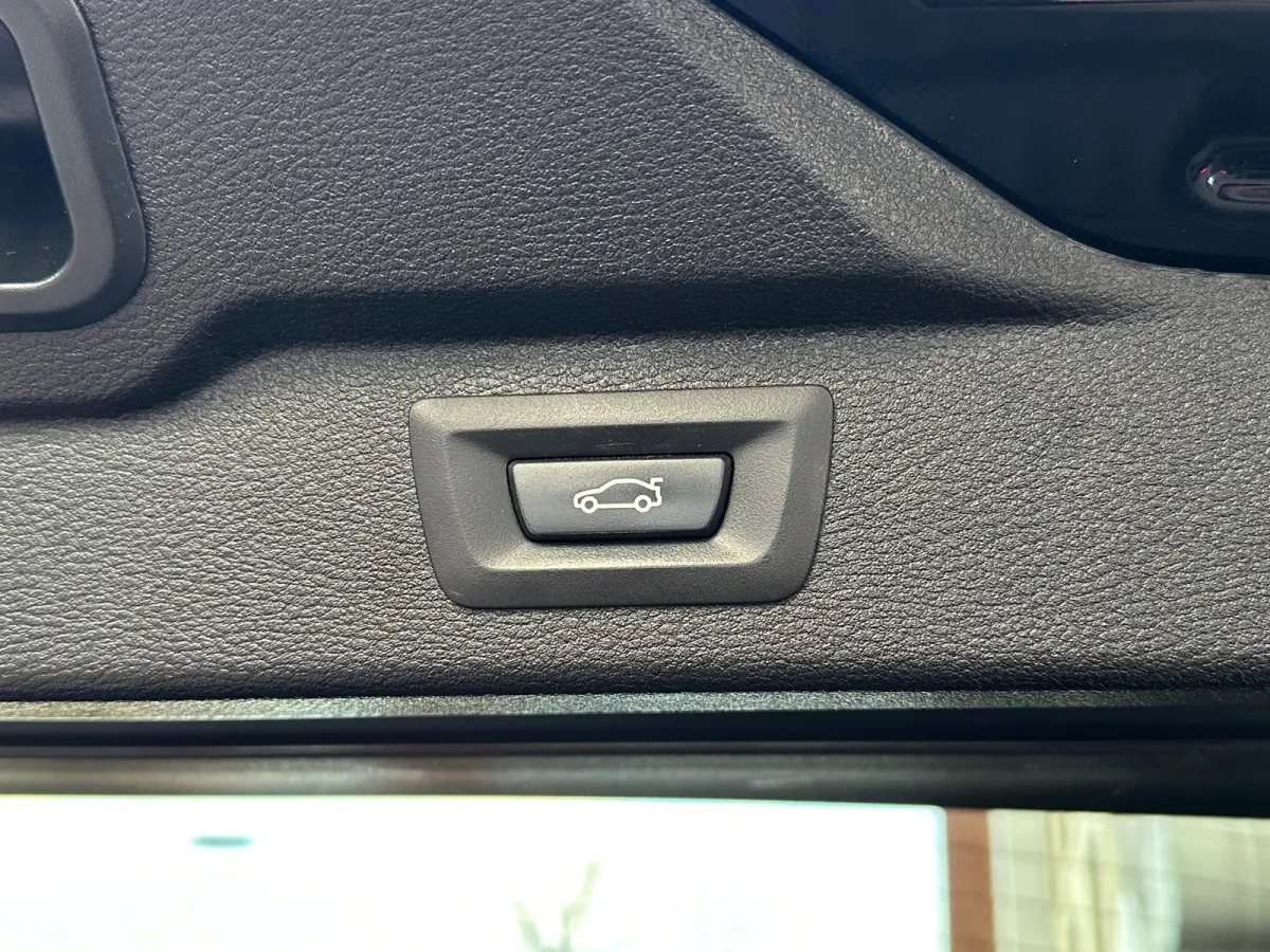 SDrive25d High Executive Aut Leer Navi Camera
