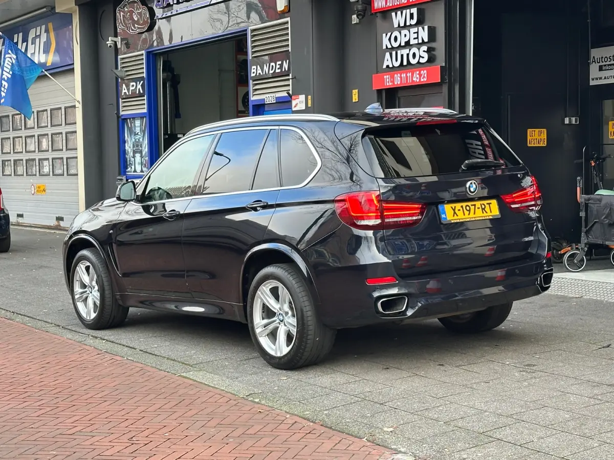 SDrive25d High Executive Aut Leer Navi Camera