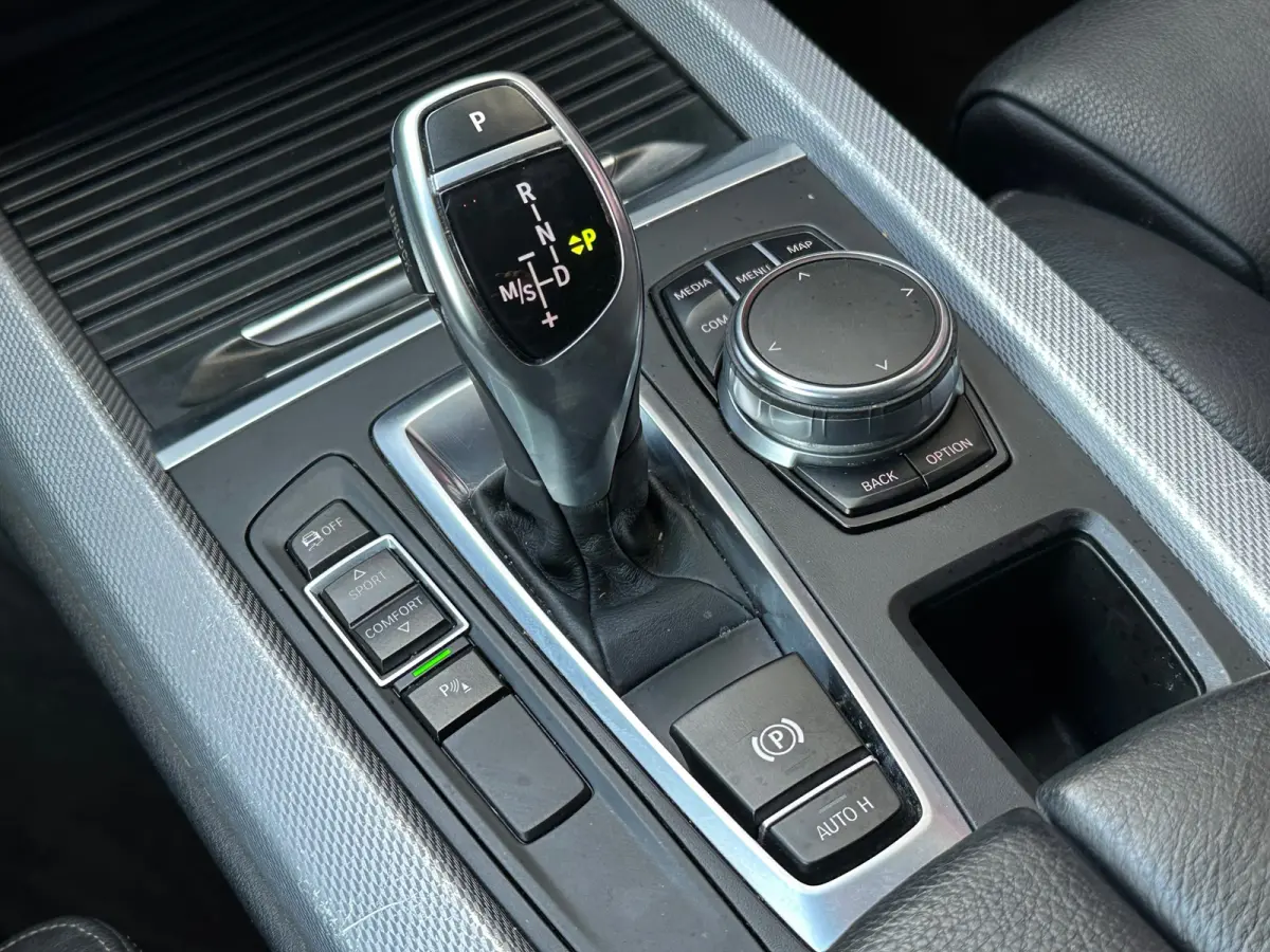 SDrive25d High Executive Aut Leer Navi Camera