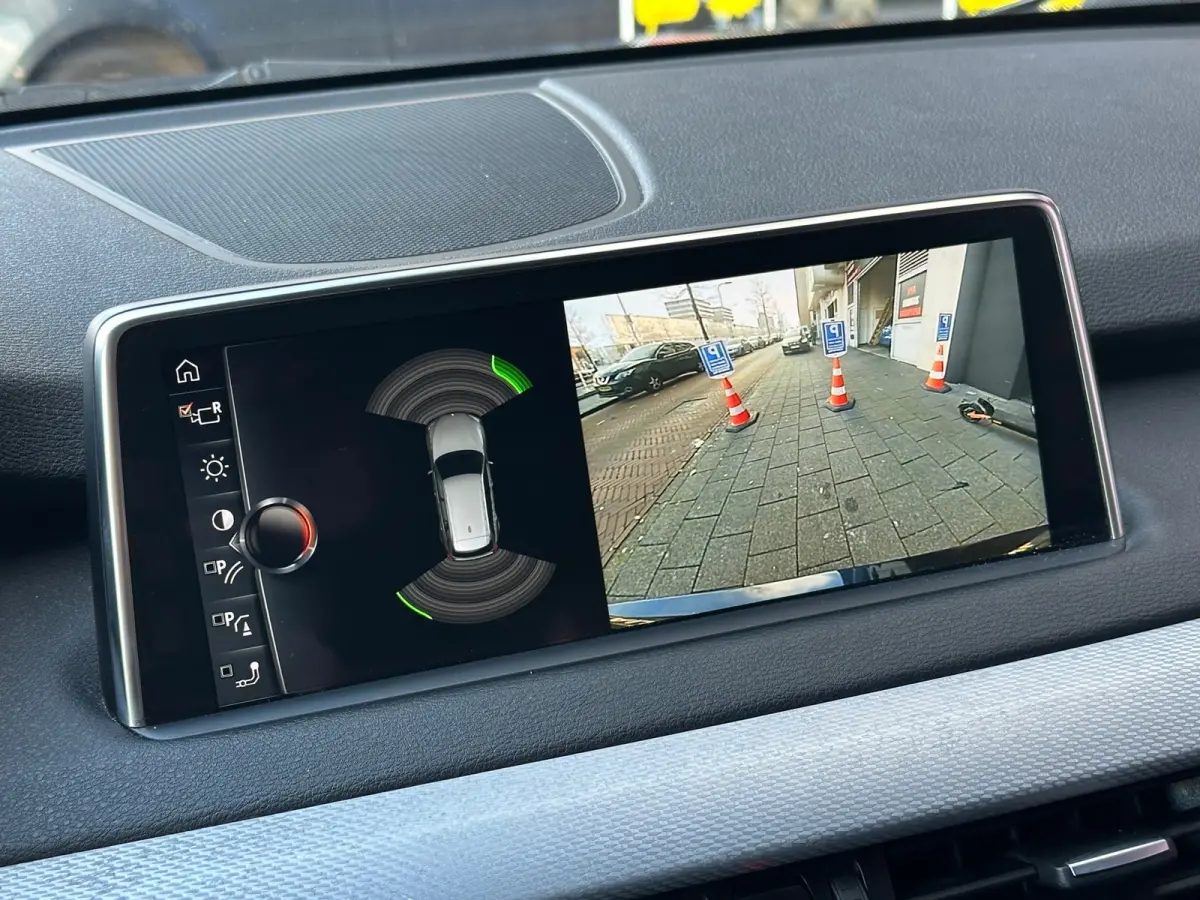 SDrive25d High Executive Aut Leer Navi Camera