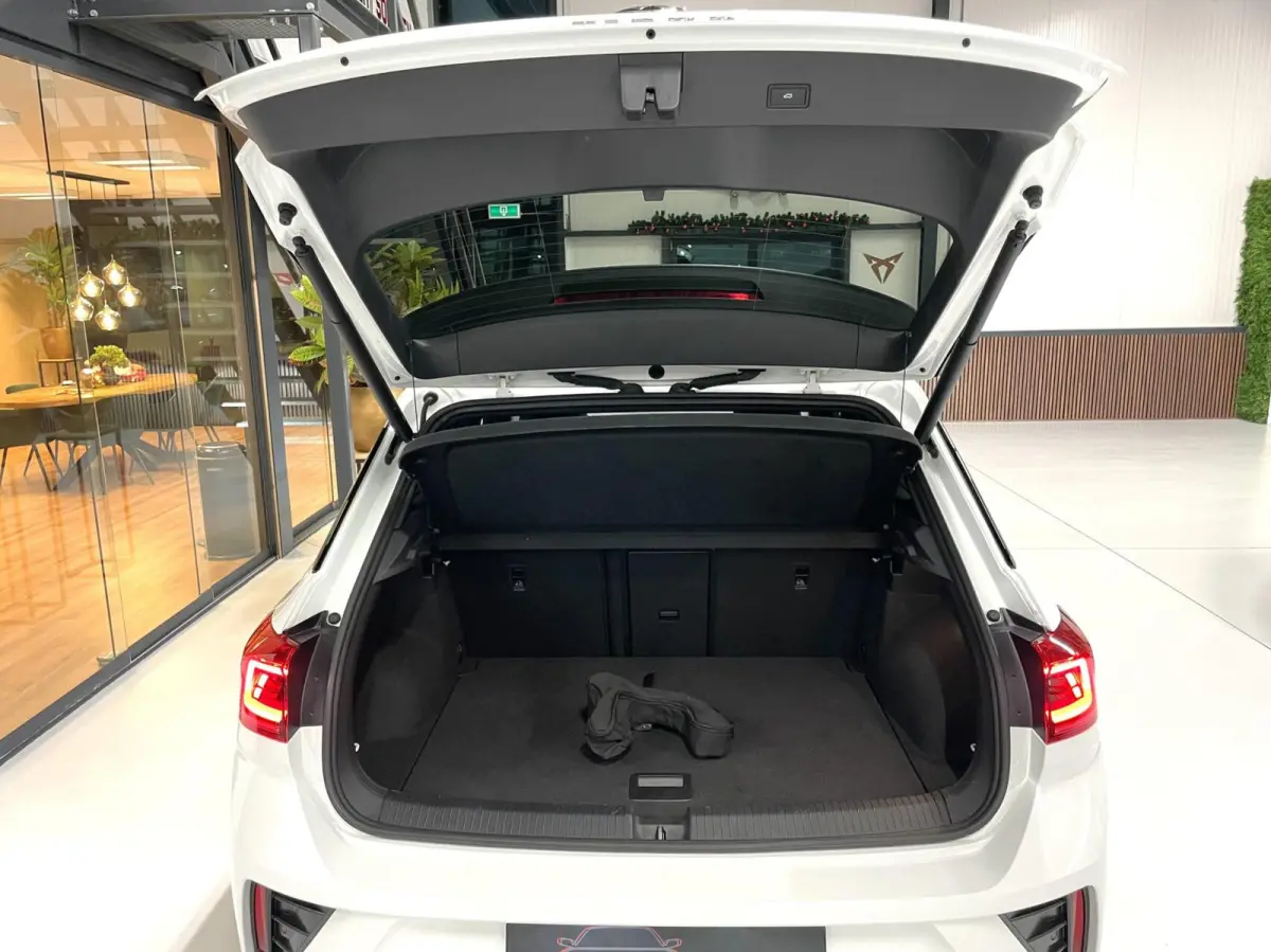 1.5 TSI 2x R-Line Black Style/ Cam/ Beats/ 19''LMV