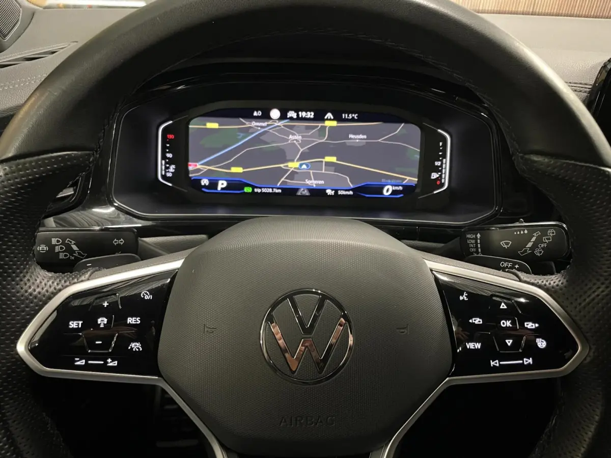 1.5 TSI 2x R-Line Black Style/ Cam/ Beats/ 19''LMV