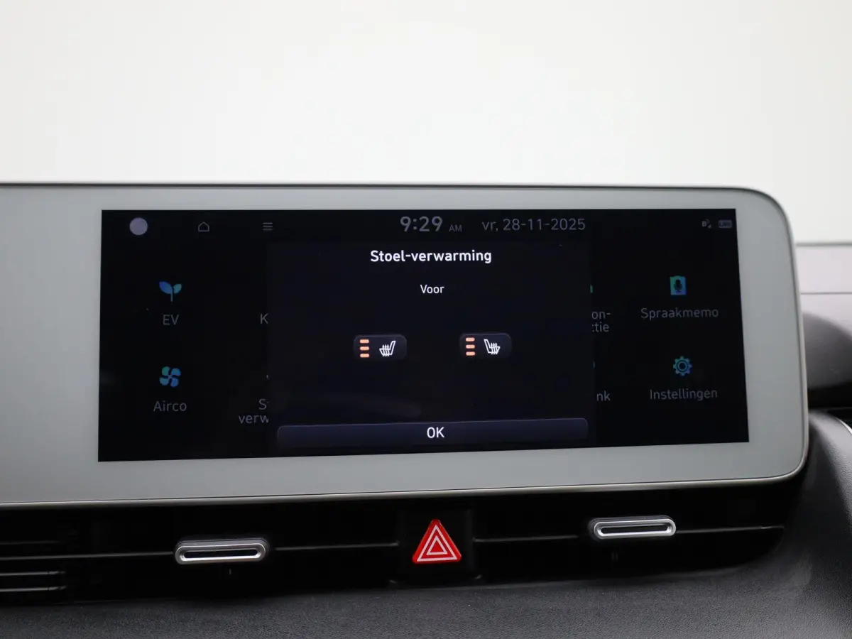 58kWh Core AUTOMAAT | ADAPTIEVE CRUISE | NAVIGATIE | CAMERA | APPLE CARPLAY | PDC | LMV | WINTERPAKKET | DAB | ELEKTRISCHE KOFFERKLEP |