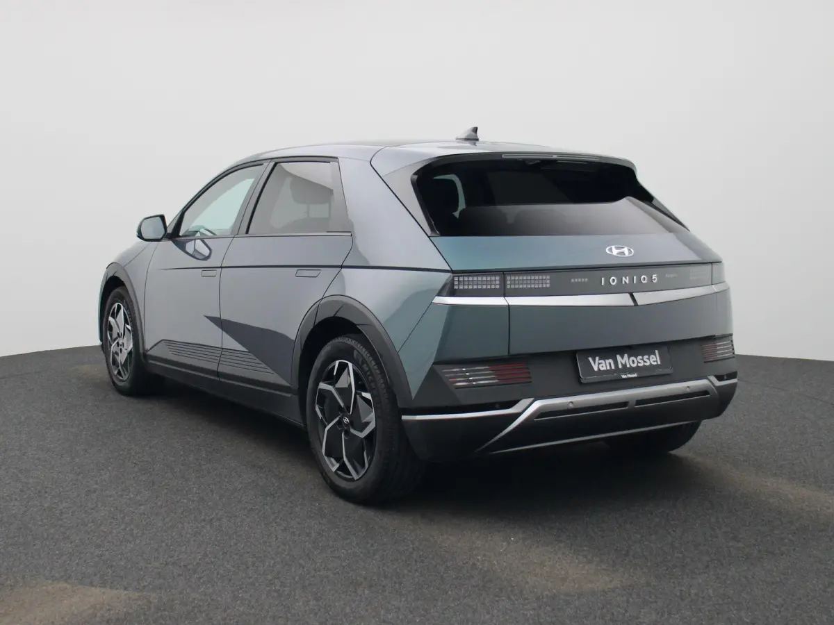 58kWh Core AUTOMAAT | ADAPTIEVE CRUISE | NAVIGATIE | CAMERA | APPLE CARPLAY | PDC | LMV | WINTERPAKKET | DAB | ELEKTRISCHE KOFFERKLEP |