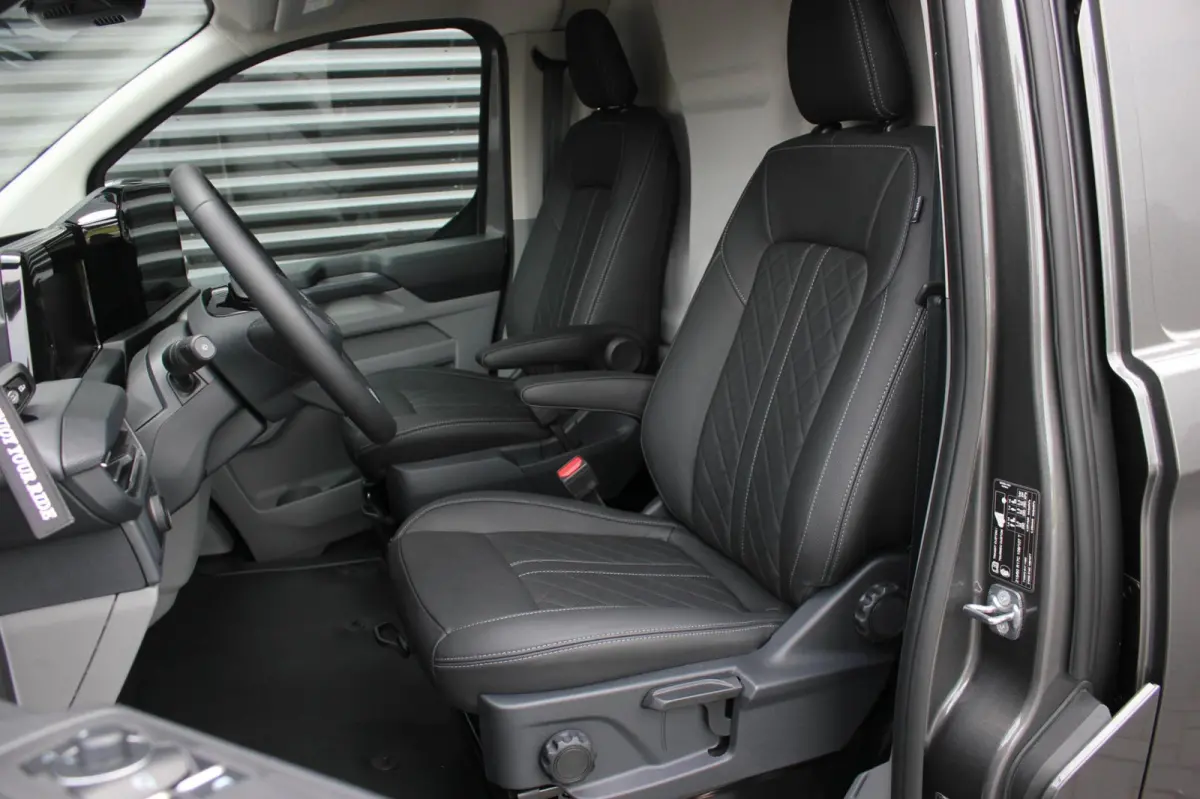 Cust. 340 L2H1 Limited 71 kWh 218PK / JB-EDITON / CAMERA / 370KM RANGE / APPLE CARPLAY /DRIVERS- PACK /FULL OPTION