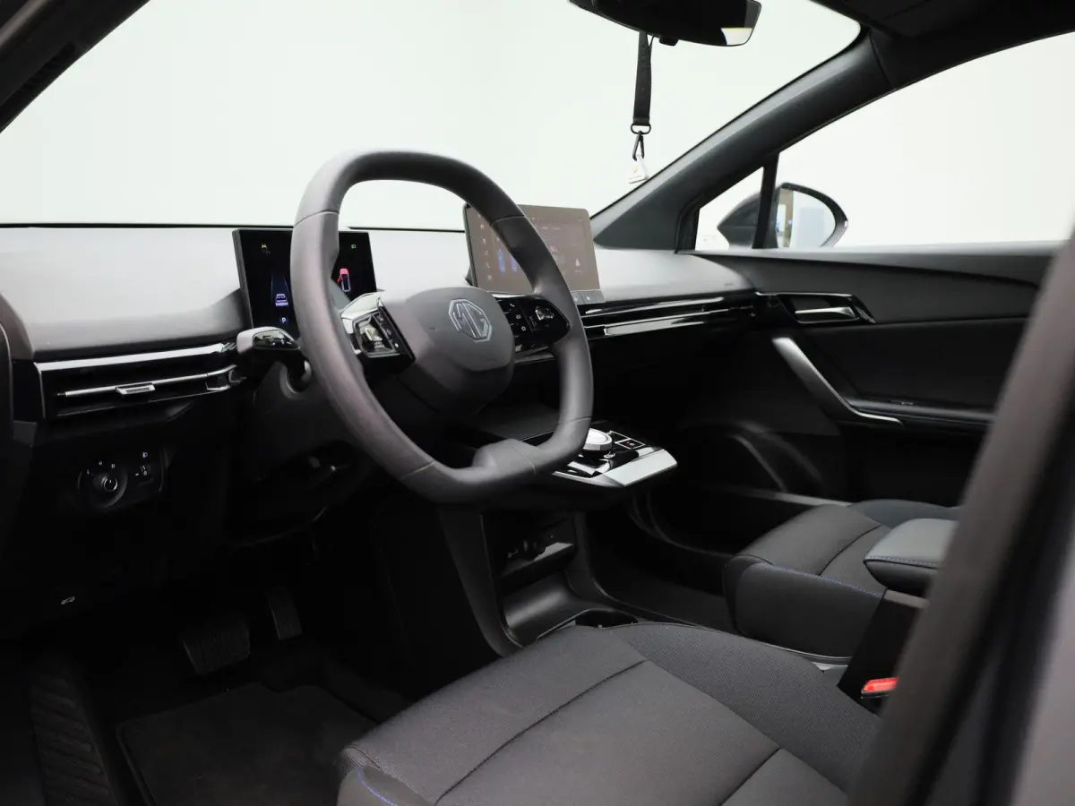 51 kWh Standard | WLTP 350 KM | Apple carplay/ Android Auto | ACC | ECC | PDC | LMV |