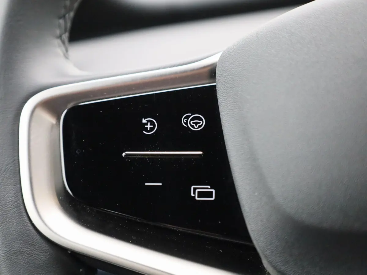 Single Motor Core | Google Navigatie | Achteruitrijcamera | Keyless | Adaptive Cruise Control | Apple CarPlay Adroid Auto