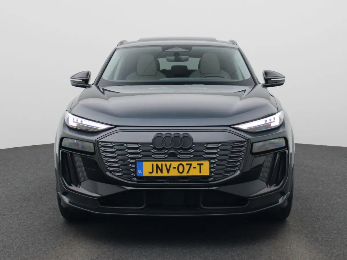 S edition performance 100 kWh | Demo | Automaat | Navigatie | Panoramadak | 360 Camera | Stoelverwarming | Stoelventilatie |
