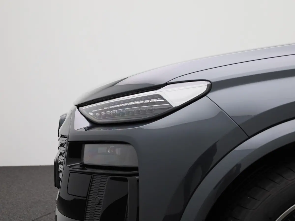 S edition performance 100 kWh | Demo | Automaat | Navigatie | Panoramadak | 360 Camera | Stoelverwarming | Stoelventilatie |