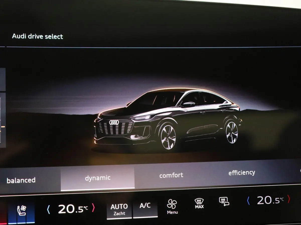 S edition performance 100 kWh | Demo | Automaat | Navigatie | Panoramadak | 360 Camera | Stoelverwarming | Stoelventilatie |