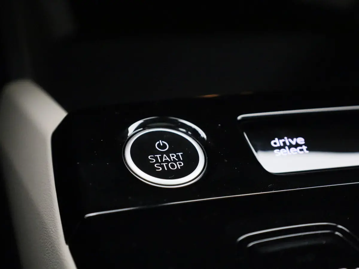 S edition performance 100 kWh | Demo | Automaat | Navigatie | Panoramadak | 360 Camera | Stoelverwarming | Stoelventilatie |