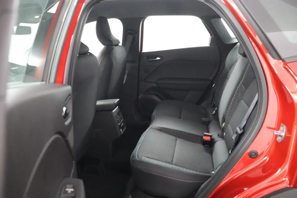 1.8 HEV Intense | € 3.000 Korting! | Achteruitrijcamera | Apple Carplay/Android Auto | Climate Control | Cruise Control | Parkeersensoren Voor en Achter