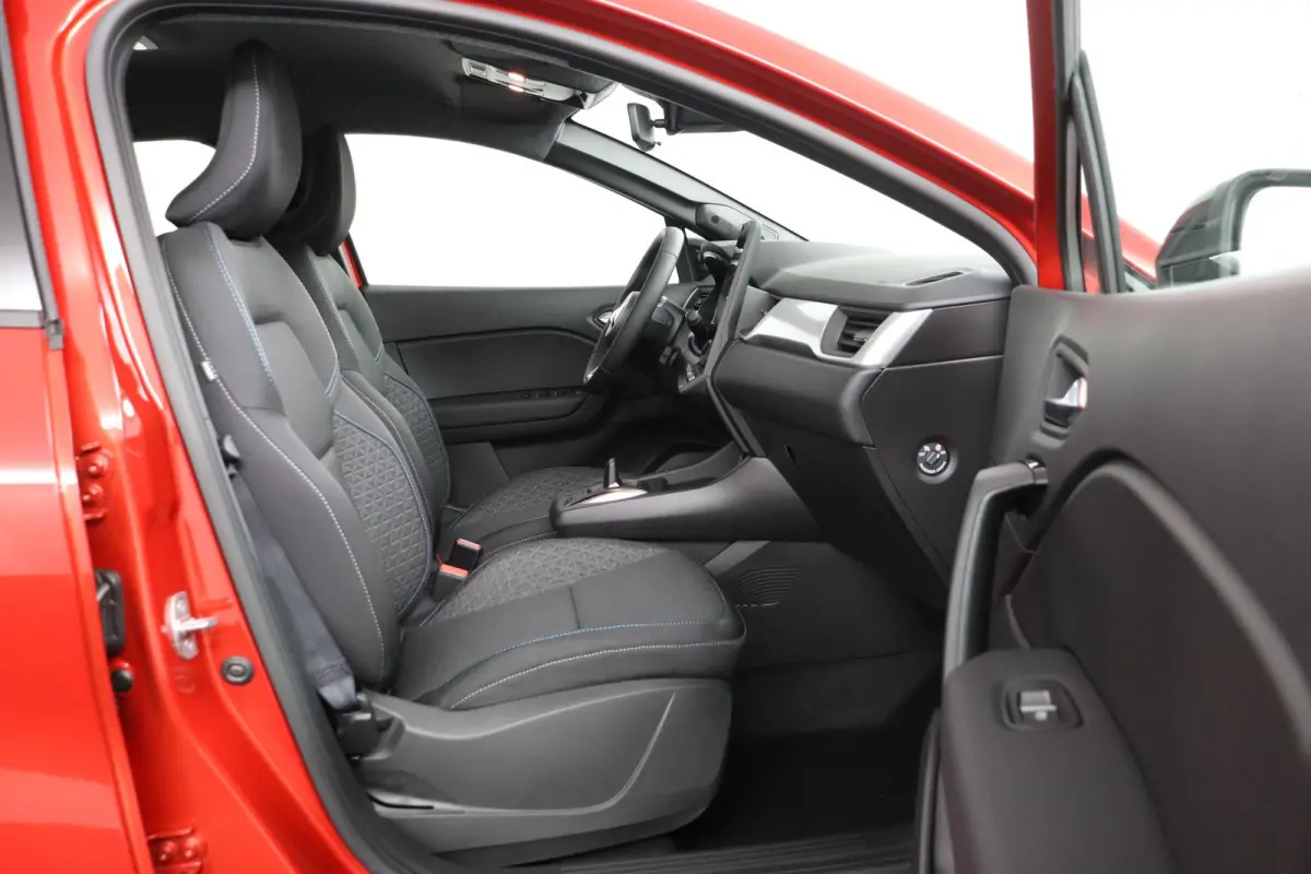 1.8 HEV Intense | € 3.000 Korting! | Achteruitrijcamera | Apple Carplay/Android Auto | Climate Control | Cruise Control | Parkeersensoren Voor en Achter