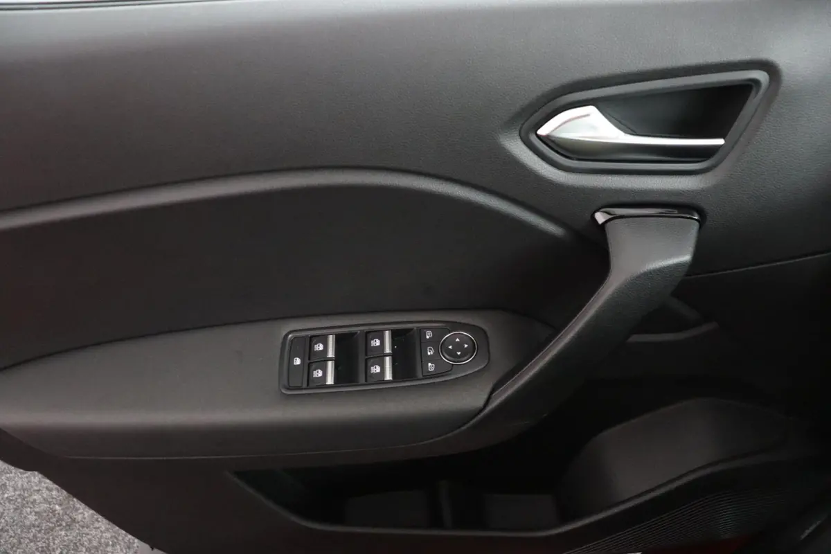 1.8 HEV Intense | € 3.000 Korting! | Achteruitrijcamera | Apple Carplay/Android Auto | Climate Control | Cruise Control | Parkeersensoren Voor en Achter