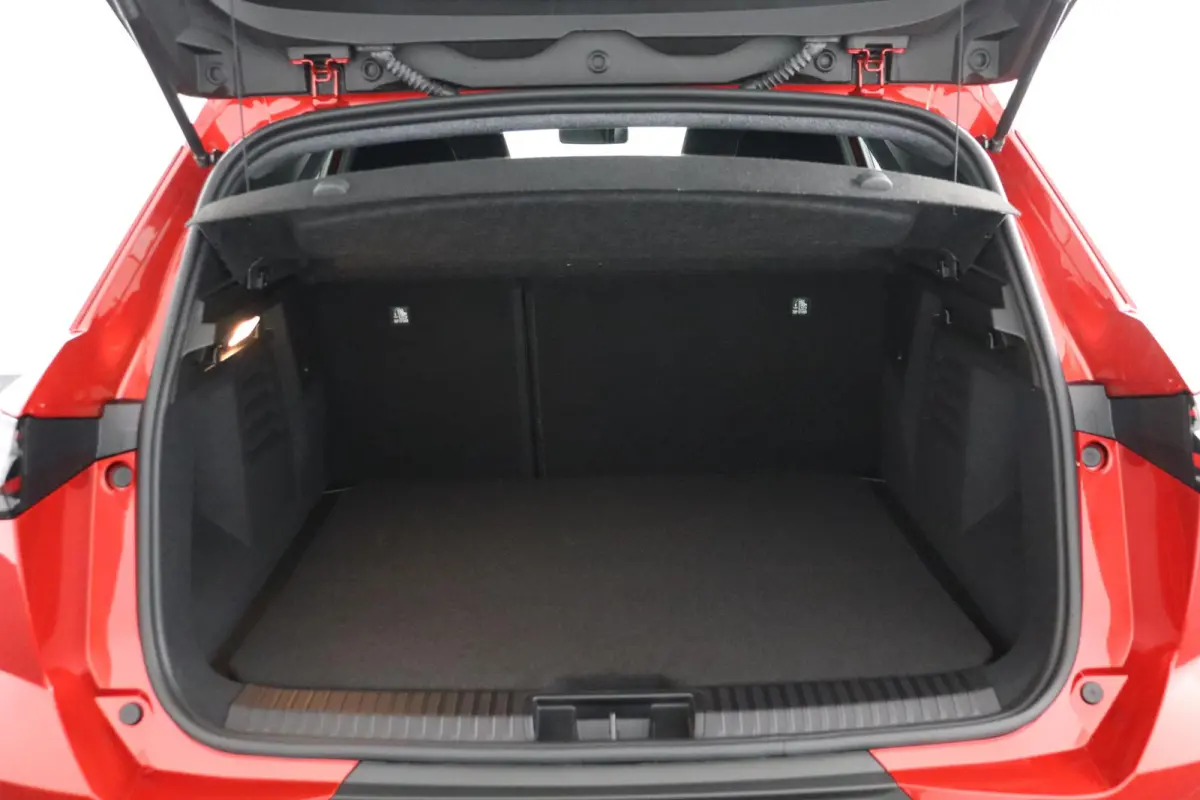 1.8 HEV Intense | € 3.000 Korting! | Achteruitrijcamera | Apple Carplay/Android Auto | Climate Control | Cruise Control | Parkeersensoren Voor en Achter
