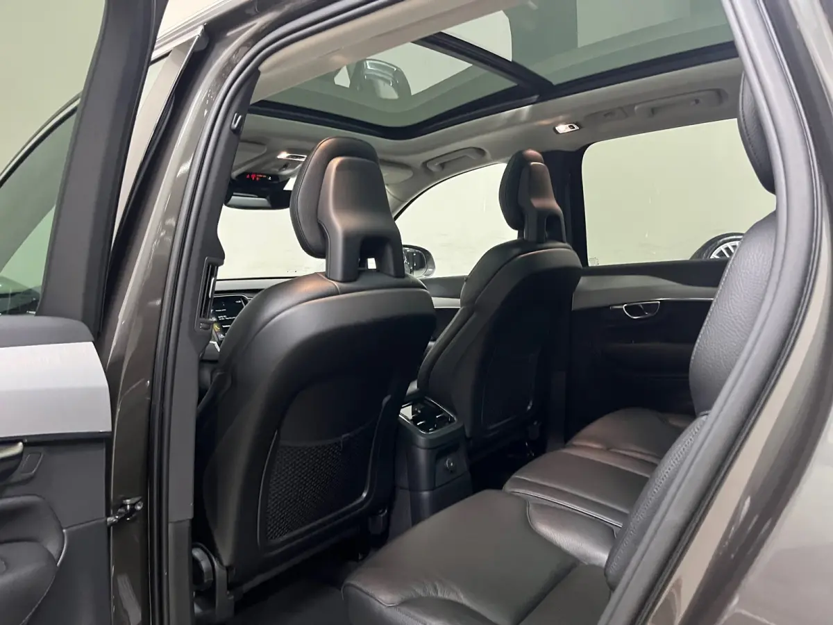 2.0 T8 Recharge AWD Inscription Expression 7P / Adaptive Cruise / Elek. Trekhaak / Panoramadak