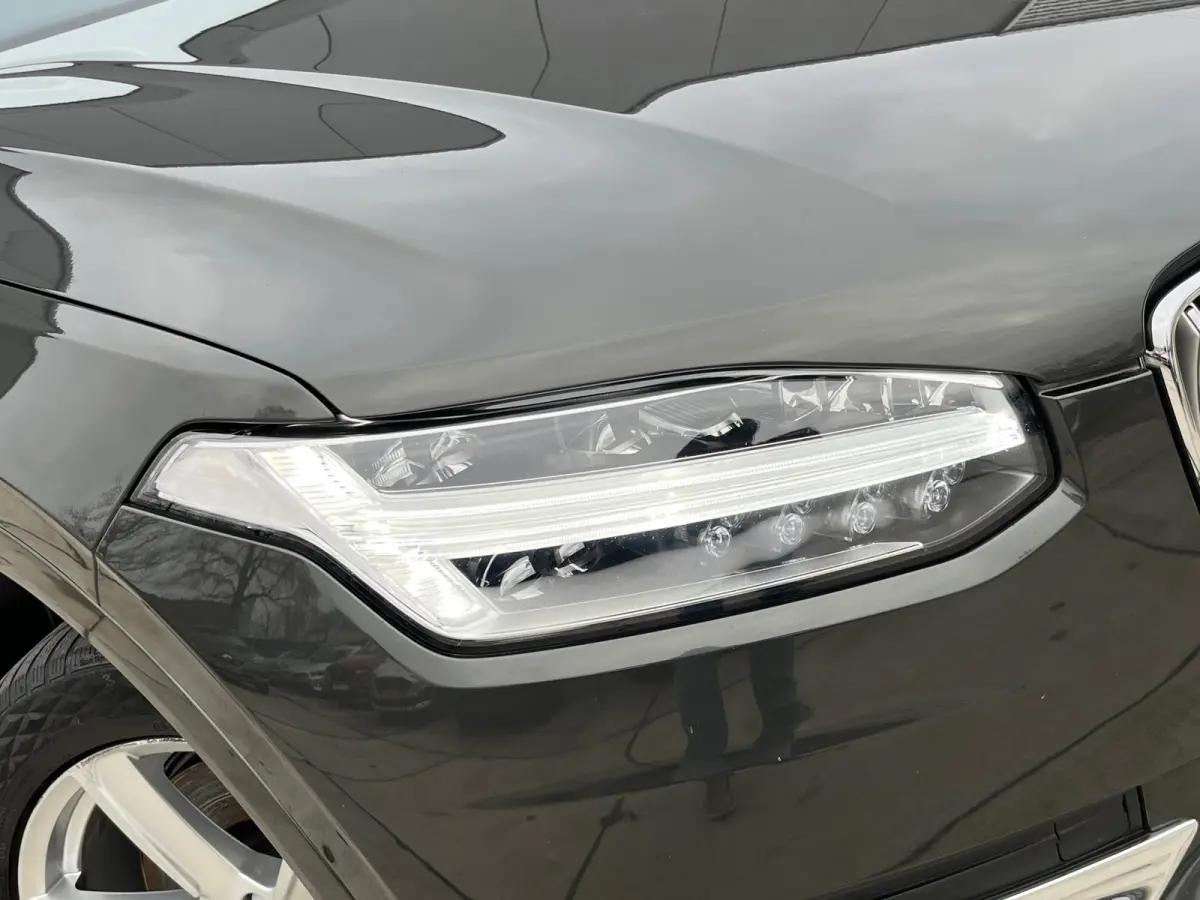 2.0 T8 Recharge AWD Inscription Expression 7P / Adaptive Cruise / Elek. Trekhaak / Panoramadak