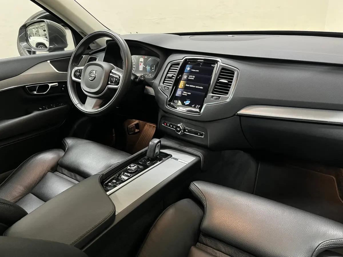 2.0 T8 Recharge AWD Inscription Expression 7P / Adaptive Cruise / Elek. Trekhaak / Panoramadak