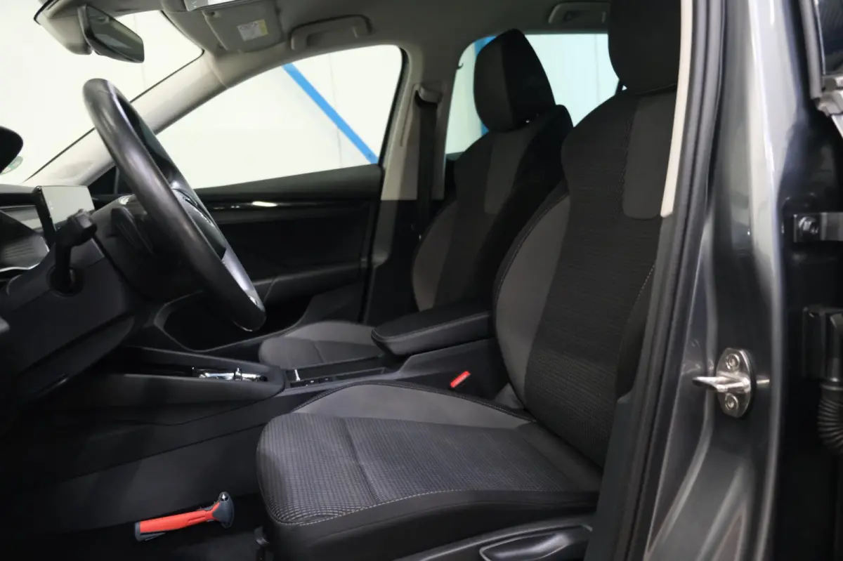 1.0 e-TSI Ambition Automaat - N.A.P. Airco, Cruise, PDC, Navi, Virtual display, Trekhaak.