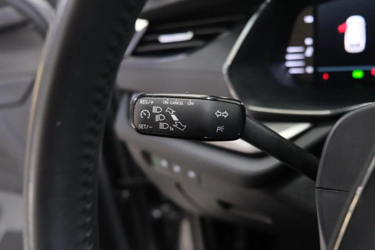 1.0 e-TSI Ambition Automaat - N.A.P. Airco, Cruise, PDC, Navi, Virtual display, Trekhaak.