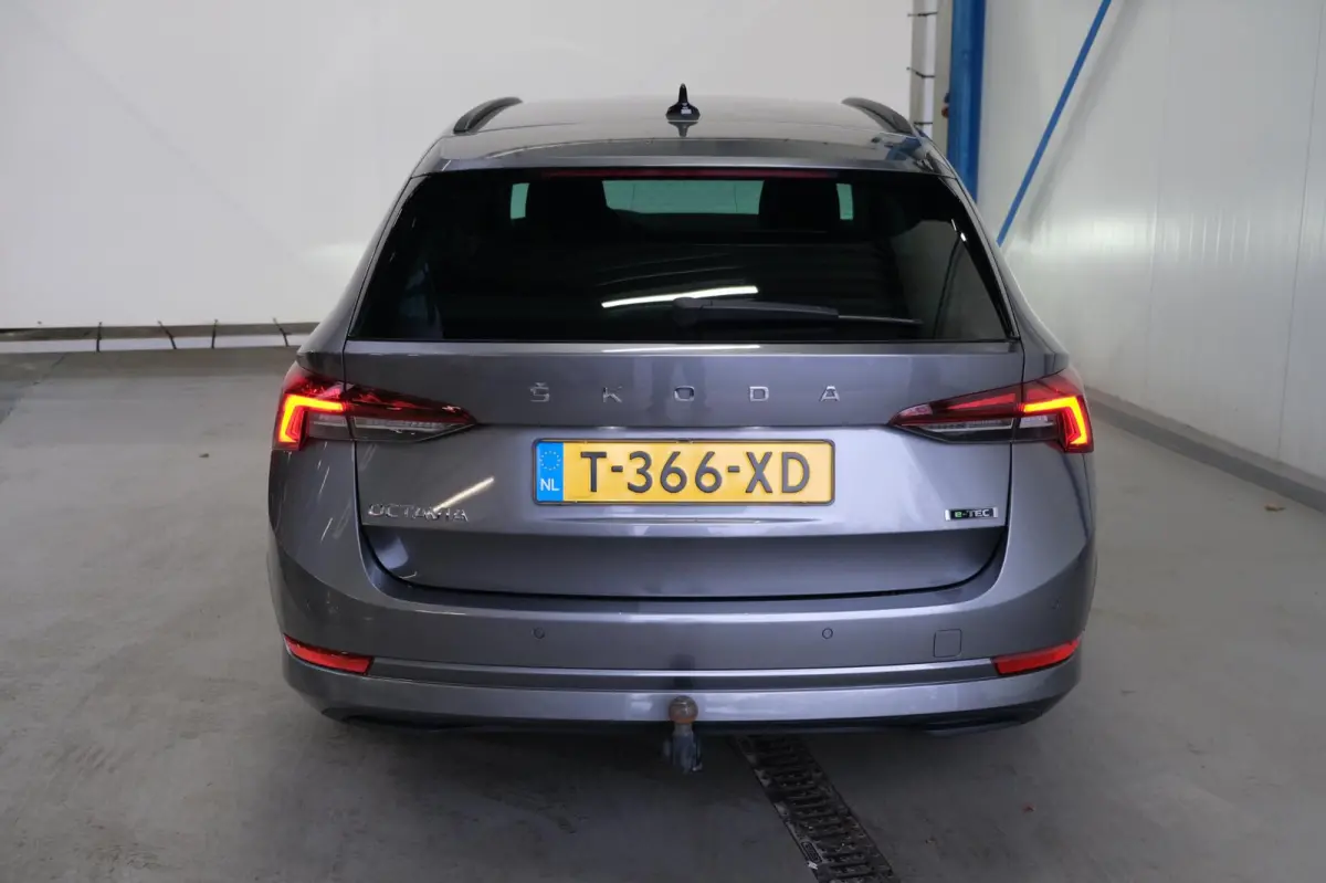 1.0 e-TSI Ambition Automaat - N.A.P. Airco, Cruise, PDC, Navi, Virtual display, Trekhaak.