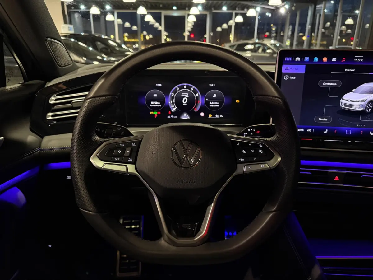 1.5 eTSI R-Line Pano|HUD|HMK|KEYL|CAM
