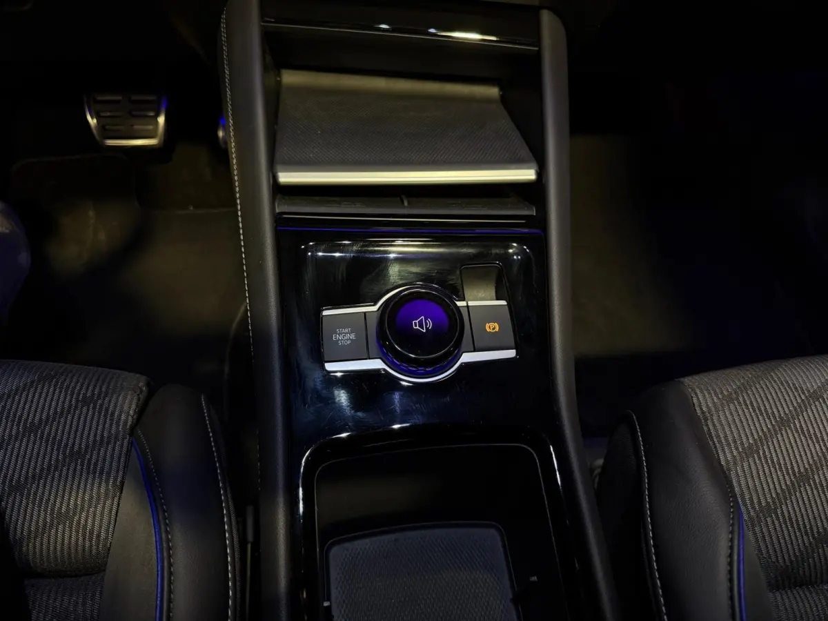1.5 eTSI R-Line Pano|HUD|HMK|KEYL|CAM